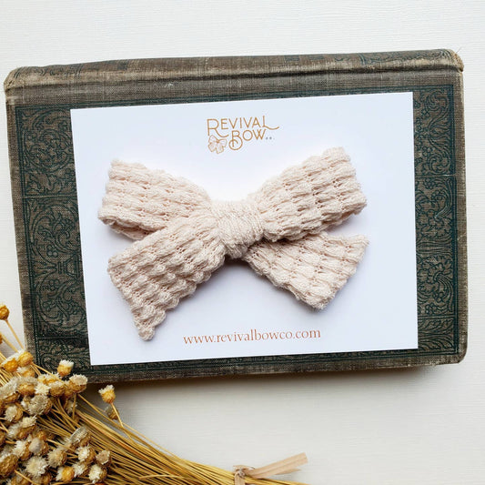 Classic Knit Fabric Bow • Textured Oat/Clip-in